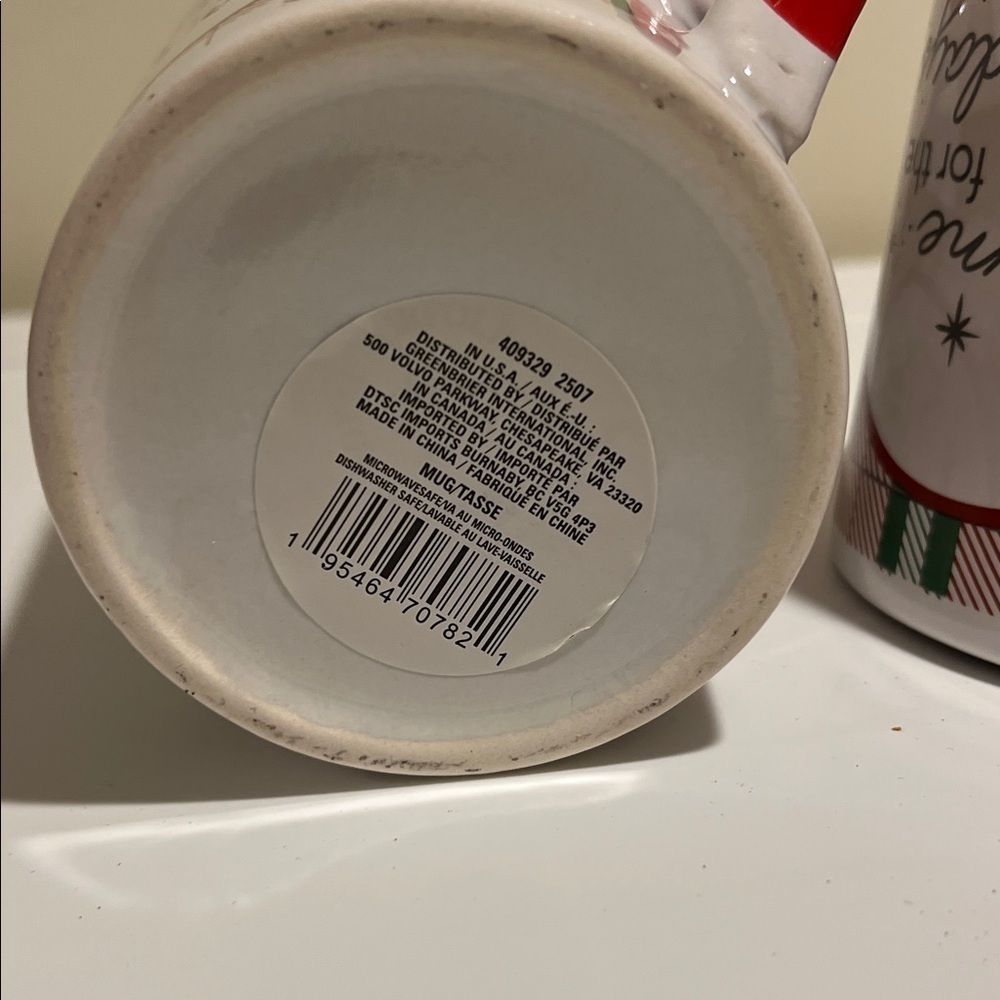 NWT Festive Plaid Holiday Mugs Set Of 2 Red and white Cozy mug stocking stuffer - Picture 7 of 15